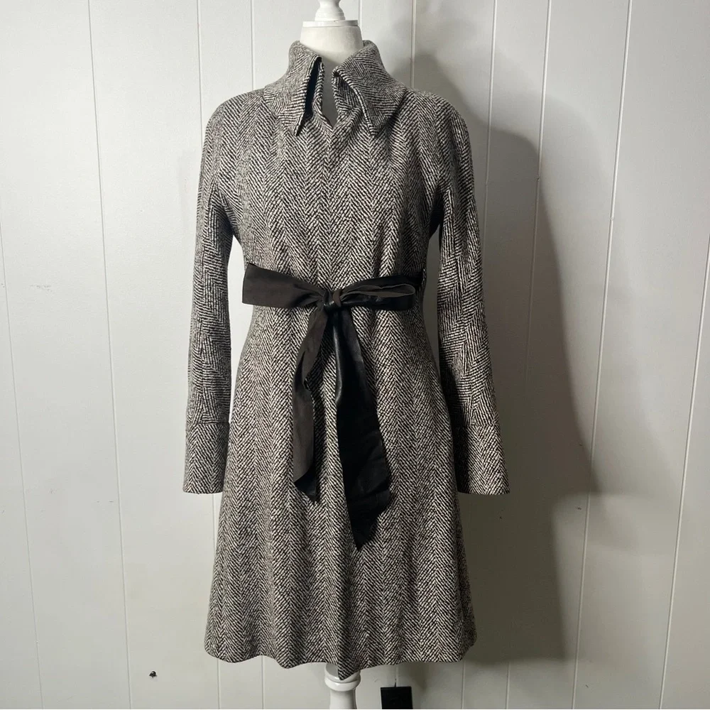 MaxMara Wool Cashmere Herringbone Tweed Trench Dress Coat Leather Belt Size 12 - Picture 1 of 14